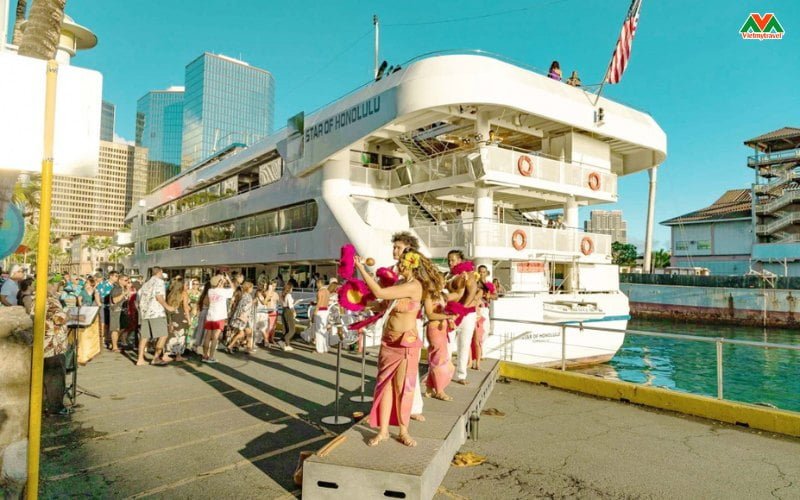 trai-nghiem-star-of-honolulu-sunset-cruise