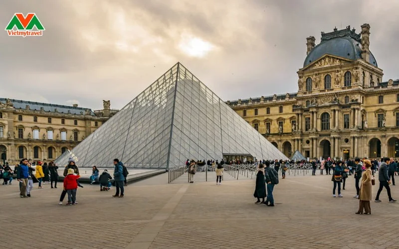 bao-tang-Louvre