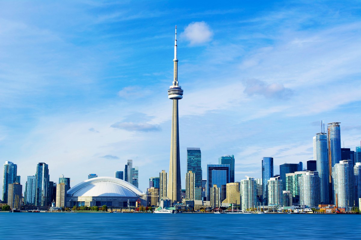 thap-cn-toronto