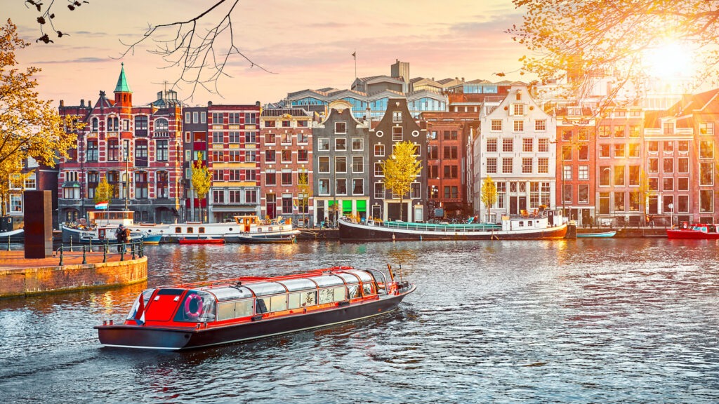 du-thuyen-kenh-dao-amsterdam