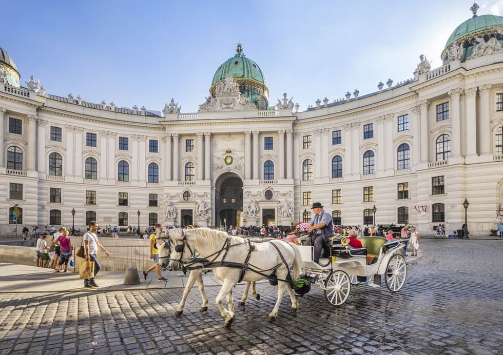 tham-quan-cung-dien-schönbrunn