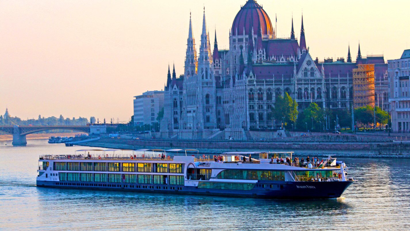 du-thuyen-doc-song-danube