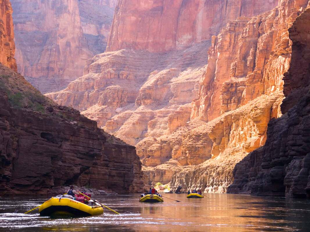 cheo-thuyen-tren-song-colorado