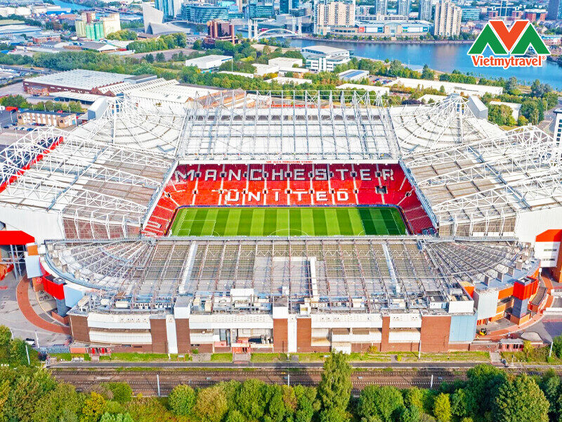san-van-dong-old-trafford